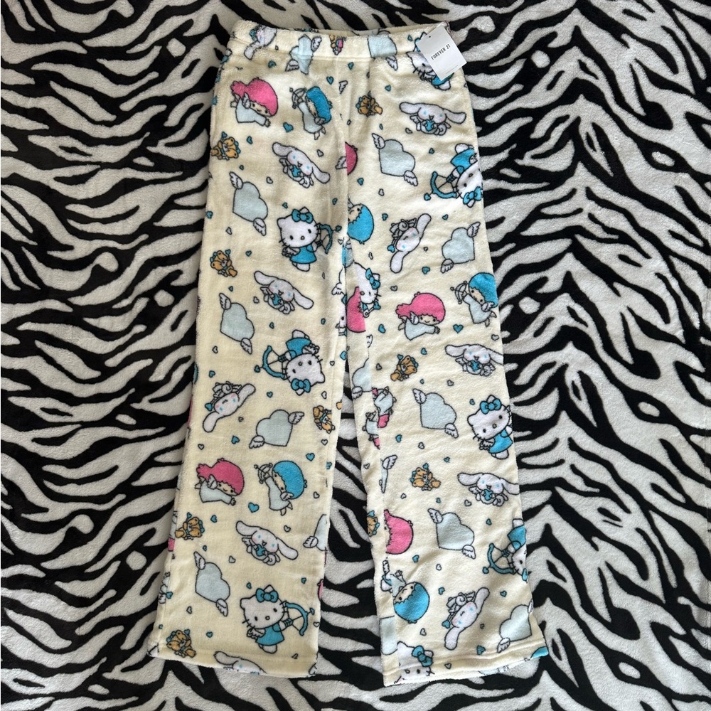 NWT Sanrio Hello Kitty Pajama Pants